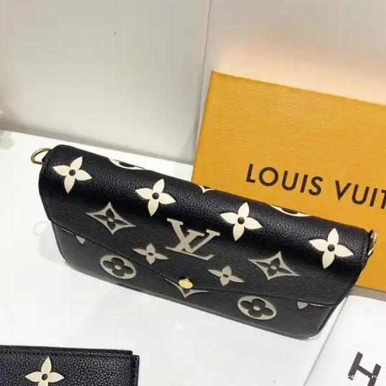 First bag ru FÉLICIE LOUIS POCHETTE VUITTON 0509
